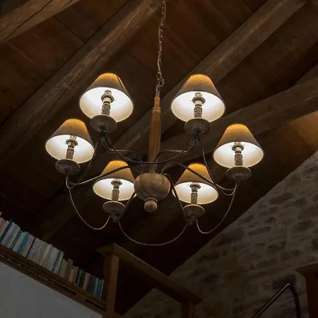 Paradosiako Saratsi - Traditional Gasthof Volos