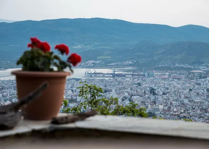 Maison d'hôtes Paradosiako Saratsi - Traditional 3*