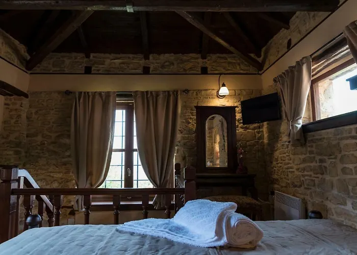 Paradosiako Saratsi - Traditional Vólos