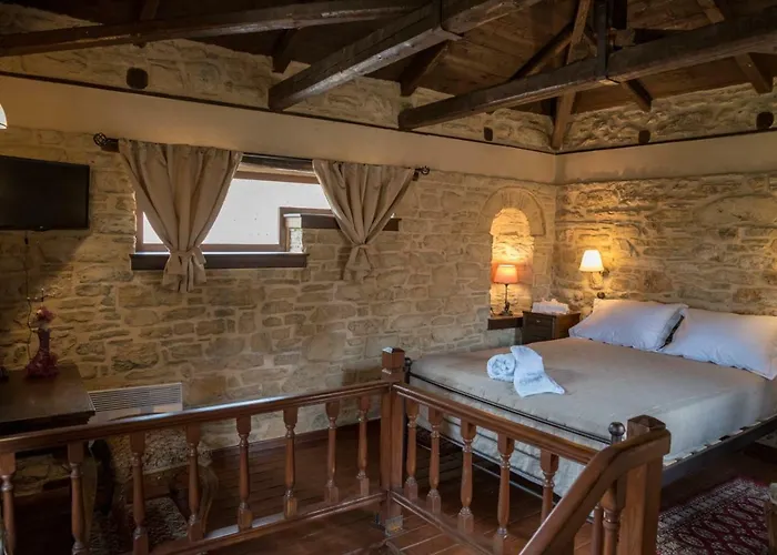 Paradosiako Saratsi - Traditional 3*