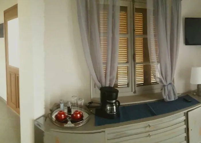 Paradosiako Saratsi - Traditional