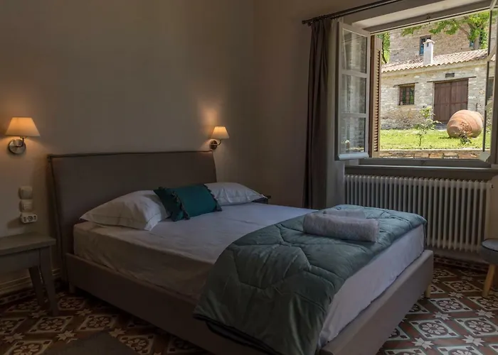 Maison d'hôtes Paradosiako Saratsi - Traditional 3*