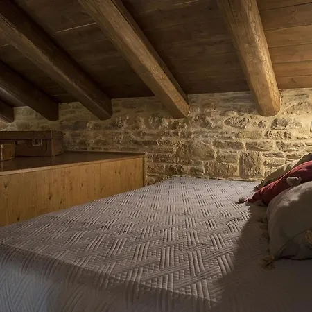 בית הארחה Paradosiako Saratsi - Traditional וולוס