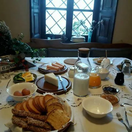 בית הארחה Paradosiako Saratsi - Traditional וולוס