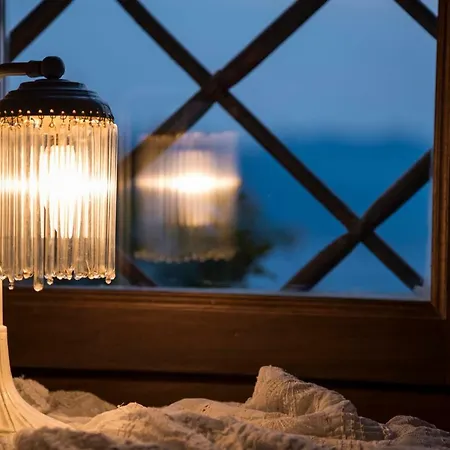 Paradosiako Saratsi - Traditional