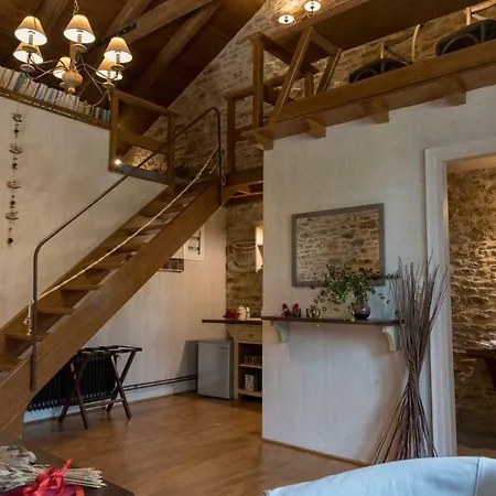 בית הארחה Paradosiako Saratsi - Traditional וולוס