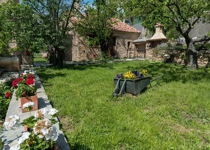 Paradosiako Saratsi - Traditional 3* Volos